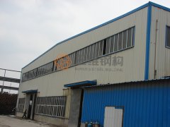 如何對(duì)輕、重彩鋼結(jié)構(gòu)廠房進(jìn)行降溫通風(fēng)