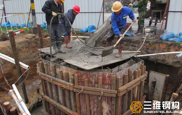 鋼結(jié)構(gòu)廠房工程施工現(xiàn)場圖