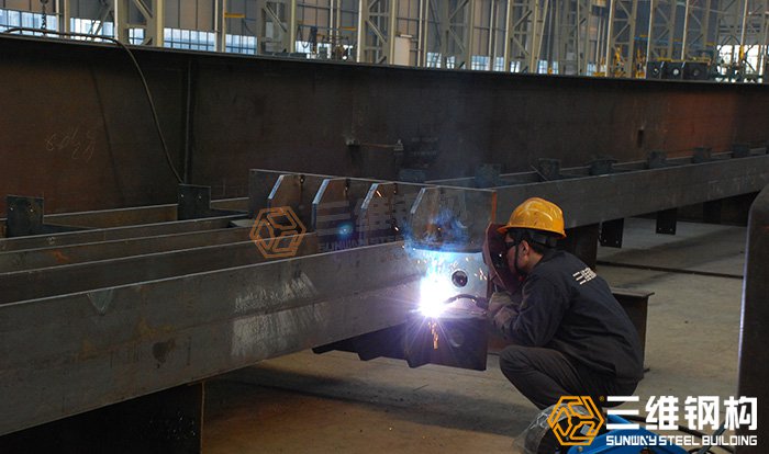 鋼結構廠房構件的加工精度控制